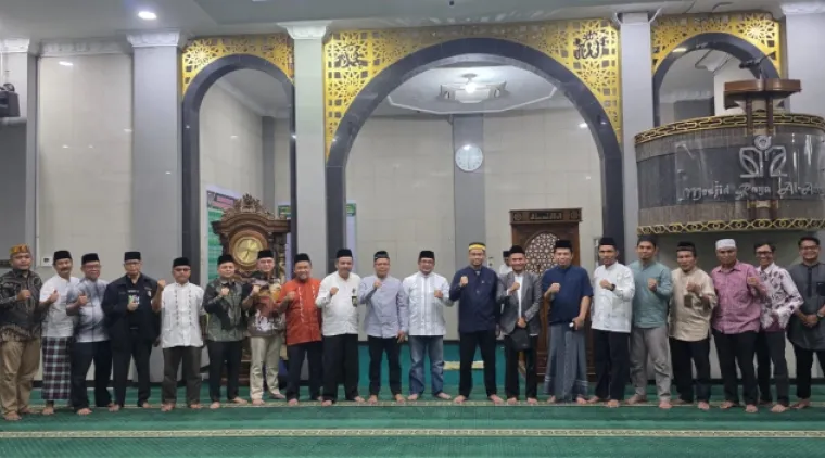 Kegiatan Subuh Mubarak yang dilaksanakan pada Jumat (12/6) bertempat di Masjid Raya Al-Azhar Kampus UNP Air Tawar Padang. Foto ET.