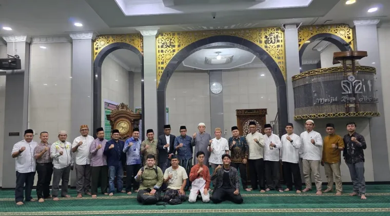 Kegiatan Subuh Mubarak yang dilaksanakan pada Jumat (26/6) bertempat di Masjid Raya Al-Azhar Kampus UNP Air Tawar Padang. Foto ET.