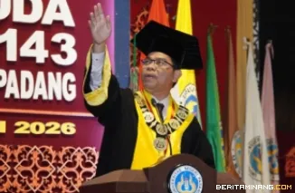 Rektor Universitas Negeri Padang, Ir. Krismadinata, Ph.D. Foto: Humas UNP