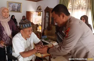Hut Bhayangkara ke-80, Polres Pasaman Barat Gelar Anjangsana ke Purnawirawan dan Warakawuri Polri