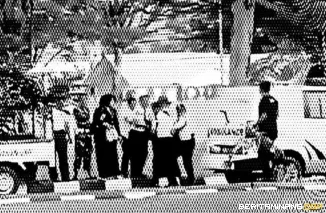 Pertolongan langsung dari Satpam Universitas Negeri Padang (UNP) kepada 2 korban insiden peluru nyasar untuk dilarikan ke Rumah Sakit dalam peristiwa, Selasa sore  (2/6/2026). Foto: Ist/Ganto.co