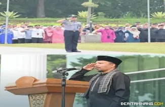 Pemko Bukittinggi gelar upacara peringatan Harganya ke 33 dengan Pembina upacara Ketua DPRD Syaiful Efendi di halaman Balai kota, Senin, (29/06)