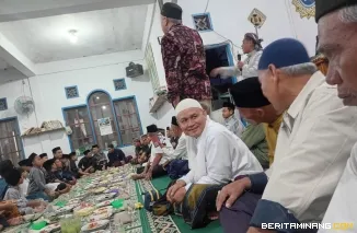 Ponpes Darul Ulum Tanah Datar Jamu Anak Yatim pada Malam 10 Muharam