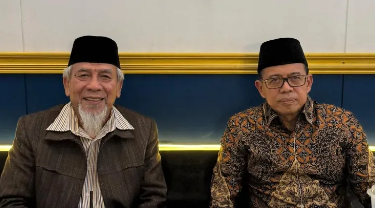 Ketua PWNU Sumbar, Prof. H. Ganefri, Ph.D (kanan) bersama Ketua Perti Sumbar, Buya H. Afrizal Motwa. Foto: Ist.
