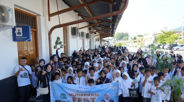 Suasana Muharam Fest yang diikuti oleh 170 anak yatim beserta bunda yatim di Pantai Gandoriah, Kota Pariaman, pada Sabtu (4/7/2026).Foto: Humas KAI Sumbar