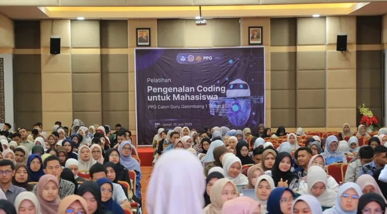 Suasana Pelatihan Pengenalan Coding bagi Mahasiswa PPG Calon Guru UNP Gelombang 1 Tahun 2026, yang dilaksanakan pada Jumat, 10 Juli 2026. Foto: Humas PPG UNP