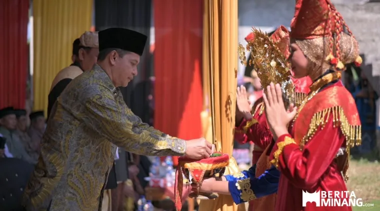 Mambangkik Tradisi Adat Salingka Nagari 2026:Tradisi Manaiakan Siriah di Nagari Koto Panjang Lamposi