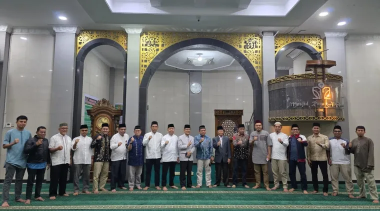Kegiatan Subuh Mubarak yang dilaksanakan pada Jumat (31/7) bertempat di Masjid Raya Al-Azhar Kampus UNP Air Tawar Padang. Foto ET.
