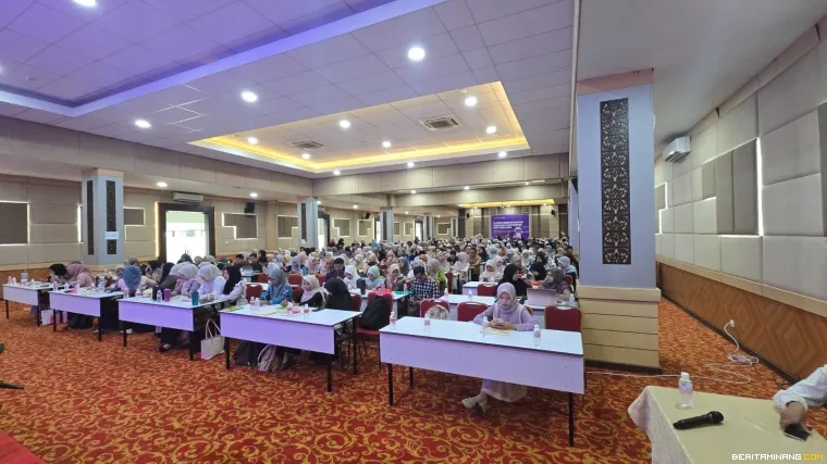 Suasana AI pelatihan bagi mahasiswa PPG.