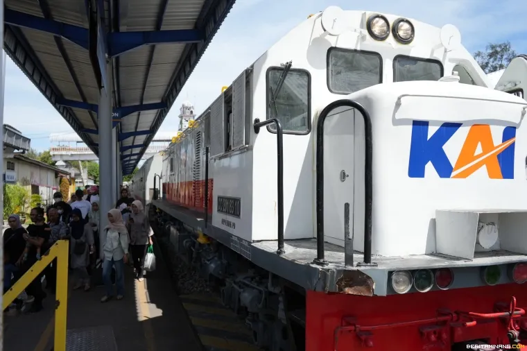 Kereta Reguler di Sumbar.