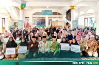 Badan Amil Zakat Nasional (Baznas) Kota Padang Panjang ketika salurkan bantuan melalui Program Padang Panjang Makmur, Cerdas, Sehat, dan Peduli Tahap II, Kamis (25/6/2026). Foto: Kominfo Padang Panjang