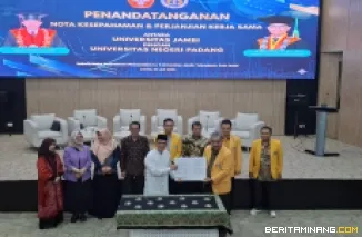 Kegiatan penandatanganan perpanjangan Perjanjian Kerja Sama pada Jumat (2/7) bertempat di Graha Singedekane Gedung Pascasarjana Kampus Telanaipura, Jambi. Foto MR.