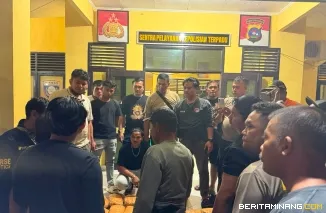 Tim gabungan dari Direktorat Reserse Narkoba (Ditresnarkoba) Polda Sumatera Barat dan Polsek Ranah Batahan Resor Pasaman Barat meringkus seorang pria berinisial JA. Foto : h