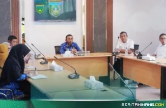 Wawako Allex Saputra ikuti dalam Rapat Koordinasi Percepatan Realisasi Bantuan TKD Bencana di Sumatera yang dipimpin Menteri Dalam Negeri Tito Karnavian secara virtual, Rabu (17/6/2026). Foto: Kominfo Padang Panjang