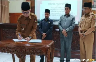 Pemko dan DPRD Bukittinggi tandatangani nota kesepakatan bersama Ranperda Pertanggungjawaban pelaksanaan APBD 2025 menjadi Perda, pada rapat paripurna DPRD Bukittinggi, Selasa, (30/06)