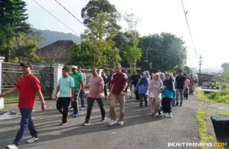 Suasana jalan sehat rutin bagi aparatur sipil negara (ASN) Padang Panjang, Rabu (17/6/2026). Foto:  Kominfo Padang Panjang
