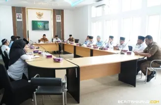 Suasana pertemuan Pemerintah Kota Padang Panjang bersama Forum Kerukunan Umat Beragama (FKUB)  yang dipimpin Wakil Wali Kota Allex Saputra di Balai Kota, Senin (20/7/2026). Foto: Kominfo Padang Panjang