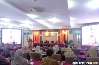 Suasana peluncurkan dua inovasi digital, yakni SAPA SPM (Sumatera Barat Pantau SPM) dan RUNDIANG SPM di Aula Kantor Bappeda Provinsi Sumbar, Selasa (7/7/2026). Foto: Biro Adpim Sumbar