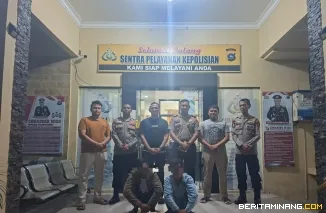 Tim Opsnal Polsek Pasaman yang dipimpin Kanit Reskrim Polsek Pasaman, berhasil mengamankan dua orang terduga pelaku pungli berinisial TR (28) dan DR (26) di dekat gerbang masuk Objek Wisata Pohon Seribu Pantai Sasak ( 7/7). Foto : h