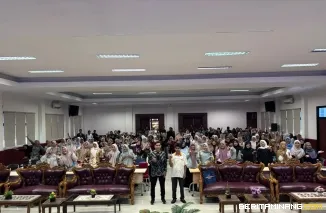 Suasana kegiatan Pelatihan Penelitian Tindakan Kelas (PTK) bagi mahasiswa Pendidikan Profesi Guru Calon Guru Tahun 2026 di pada 6 hingga 8 Juli 2026 di Aula Sekolah Pascasarjana UNP. Foto: Humas Panpel