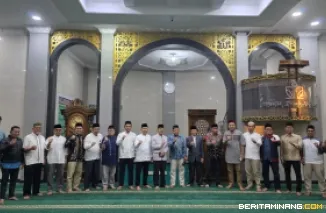Kegiatan Subuh Mubarak yang dilaksanakan pada Jumat (31/7) bertempat di Masjid Raya Al-Azhar Kampus UNP Air Tawar Padang. Foto ET.