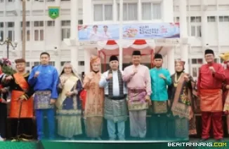 Pemerintah Kota Padang Panjang ketika menggelar Upacara Peringatan Hari Keluarga Nasional (Harganas) ke-33 Tahun 2026 di Halaman Balai Kota, Senin (29/6/2026). Foto: Kominfo Padang Panjang