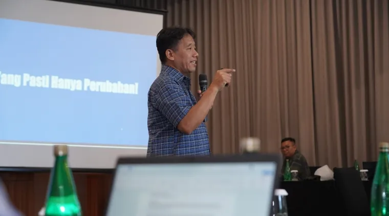 Pemimpin Redaksi Suara.com/Inisiator LMC Suwarjono sedang paparan. Foto: Humas LMC