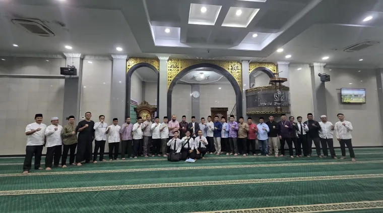 Kegiatan Subuh Mubarak yang dilaksanakan pada Jumat (21/8) bertempat di Masjid Raya Al-Azhar Kampus UNP Air Tawar Padang. Foto ET.