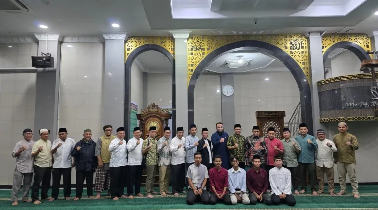 Kegiatan Subuh Mubarak yang dilaksanakan pada Jumat (7/8) bertempat di Masjid Raya Al-Azhar Kampus UNP Air Tawar Padang. Foto ET.