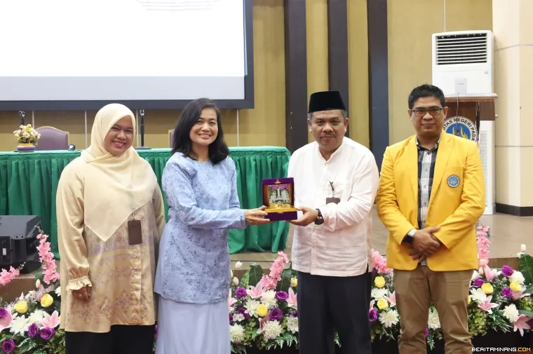 Pimpinan FBS bersama Narasumber kegiatan.