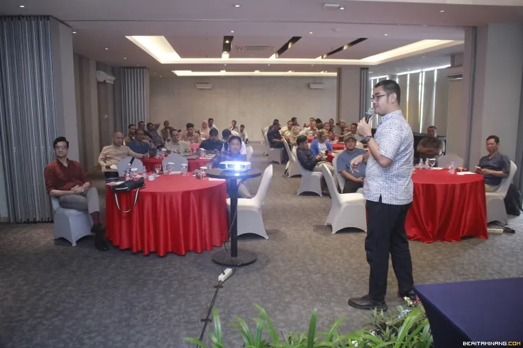 Yos, pemateri dari google.