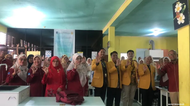 Tim PKM UNP Foto bersama.