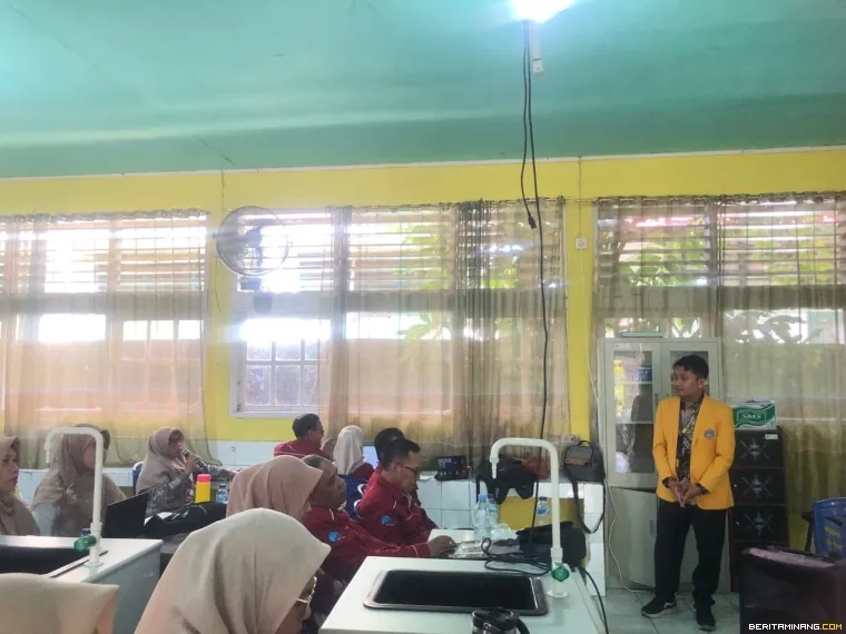 Suasana lain.