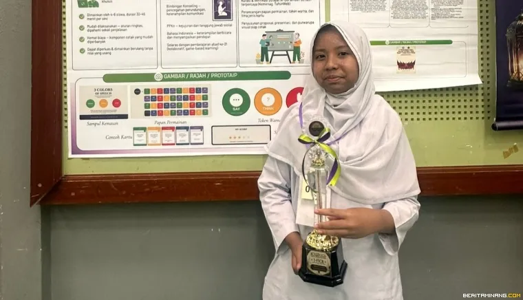 Nayla Syauqina Aufa, siswi kelas IX MTs DMP Diniyah Putri Padang Panjang