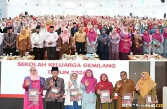 Wisuda sekolah keluarga gemilang 2026 di Balairung rumah Dinas Wako, Selasa, (21/07/2026)