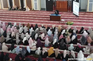Suasana Kajian Muslimah Spesial bersama Ustazah Aisyah Rupnidah di Masjid Agung Manarul 'Ilmi Islamic Centre, Ahad (30/8/2026). Foto: Kominfo Padang Panjang