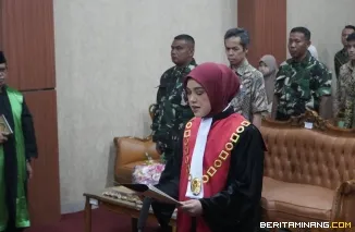 Hartati yang sebelumnya bertugas di Pengadilan Negeri (PN) Karawang, ketika dilantik sebagai Wakil Ketua PN Padang Panjang, Kamis (27/8/2026). Foto: Kominfo Padang Panjang