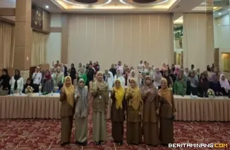 70 pelaku IRTP di Bukittinggi mengikuti Bimtek CPPOB di salah satu hotel di Bukittinggi, Selasa, (28/07)