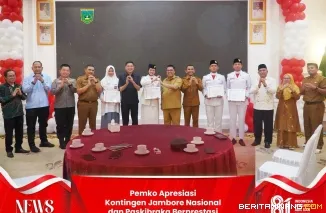 Wali Kota Padang Panjang Hendri Arnis dalam acara Silaturahmi dan Penyambutan Kontingen Jambore Nasional XII Kota Padang Panjang bersama Paskibraka Nasional dan Provinsi di Rumah Dinas Wali Kota, Senin (24/8/2026). Foto: Kominfo Padang Panjang