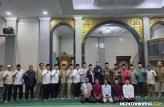 Kegiatan Subuh Mubarak yang dilaksanakan pada Jumat (7/8) bertempat di Masjid Raya Al-Azhar Kampus UNP Air Tawar Padang. Foto ET.