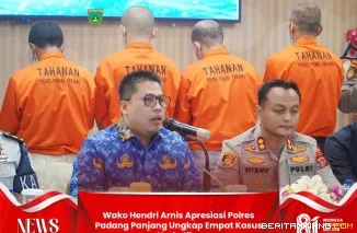 Wako Hendri Arnis saat menghadiri konferensi pers pengungkapan kasus tindak pidana narkotika yang digelar di Aula Mapolres Padang Panjang, Kamis (27/8/2026).