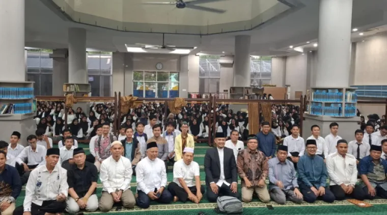 Kegiatan Subuh Mubarak yang dilaksanakan pada Jumat (25/9) bertempat di Masjid Raya Al-Azhar Kampus UNP Air Tawar Padang. Foto ET.