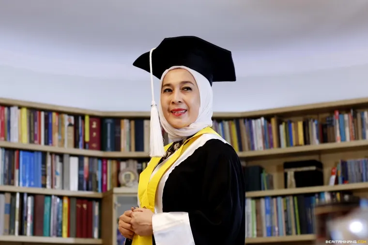 Rektor Universitas Bung Hatta, Prof. Dr. Diana Kartika.