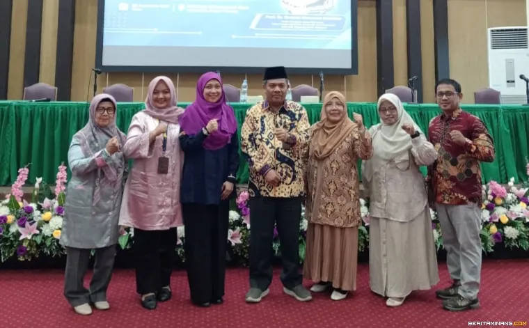 Pimpinan dan Dosen Prodi PII bersama NarasumberProf. Dr. Shamila Mohamed Shuhidan.