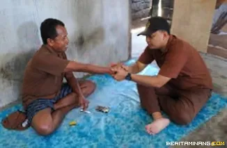 Sulaiman, turut mendampingi seorang warga Jorong Simpang Tolang Baru, Nagari Ranah Batahan, untuk mendapatkan pelayanan kesehatan di RSJ Prof. HB Saanin Padang, Minggu (13/9/2026).