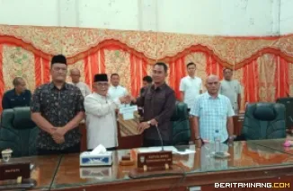DPRD Kabupaten Pasaman Barat mendorong agar kebijakan anggaran dalam Rancangan Perubahan APBD Tahun Anggaran 2026 (31/8).