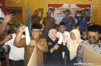 Bupati Yulianto resmi meluncurkan sistem Pemilihan Wali Nagari atau Pilwana berbasis elektronik e-Voting Selasa (19/5). Foto : d