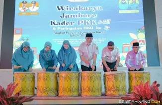 Gubernur Sumatera Barat (Sumbar), Mahyeldi Ansharullah membuka Jambore Kader PKK ke-XXII sekaligus Peringatan Hari Kesatuan Gerak (HKG) PKK ke-54 di Istana Bung Hatta, Kota Bukittinggi, Rabu (2/9/2026). Foto: Biro Adpim Sumbar