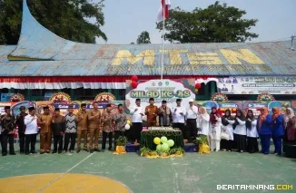 Wakil Wali Kota Padang Panjang Allex Saputra saat menghadiri peringatan Milad ke-48 Madrasah Tsanawiyah Negeri (MTsN) Padang Panjang, Senin (7/9/2026). Foto: Kominfo Padang Panjang
