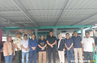 Anggota DPRD Kabupaten Pasaman Barat, Nefri, turun langsung memantau pelaksanaan Pilwana di Kecamatan Lembah Melintang, Sabtu (26/9).
